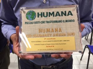 Premio Humana recupero indumenti