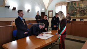 Cittadinanza italiana al don Iosif Patrascan parroco di Salsasio